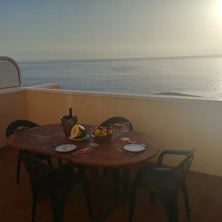 Maravillosas Vistas Al Acantilado Y Puerto Apartment